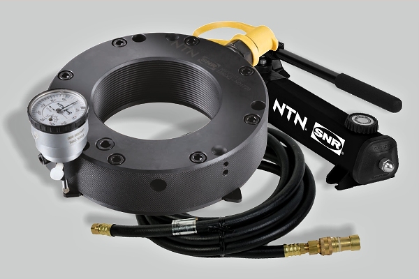 Hydraulic nut from NTN-SNR with accessories